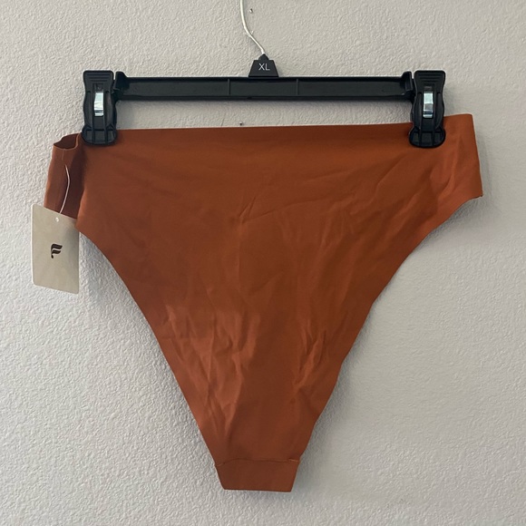 NWT Fabletics Aiko Hi Cut Bonded Cheeky Brief - Picture 3 of 4